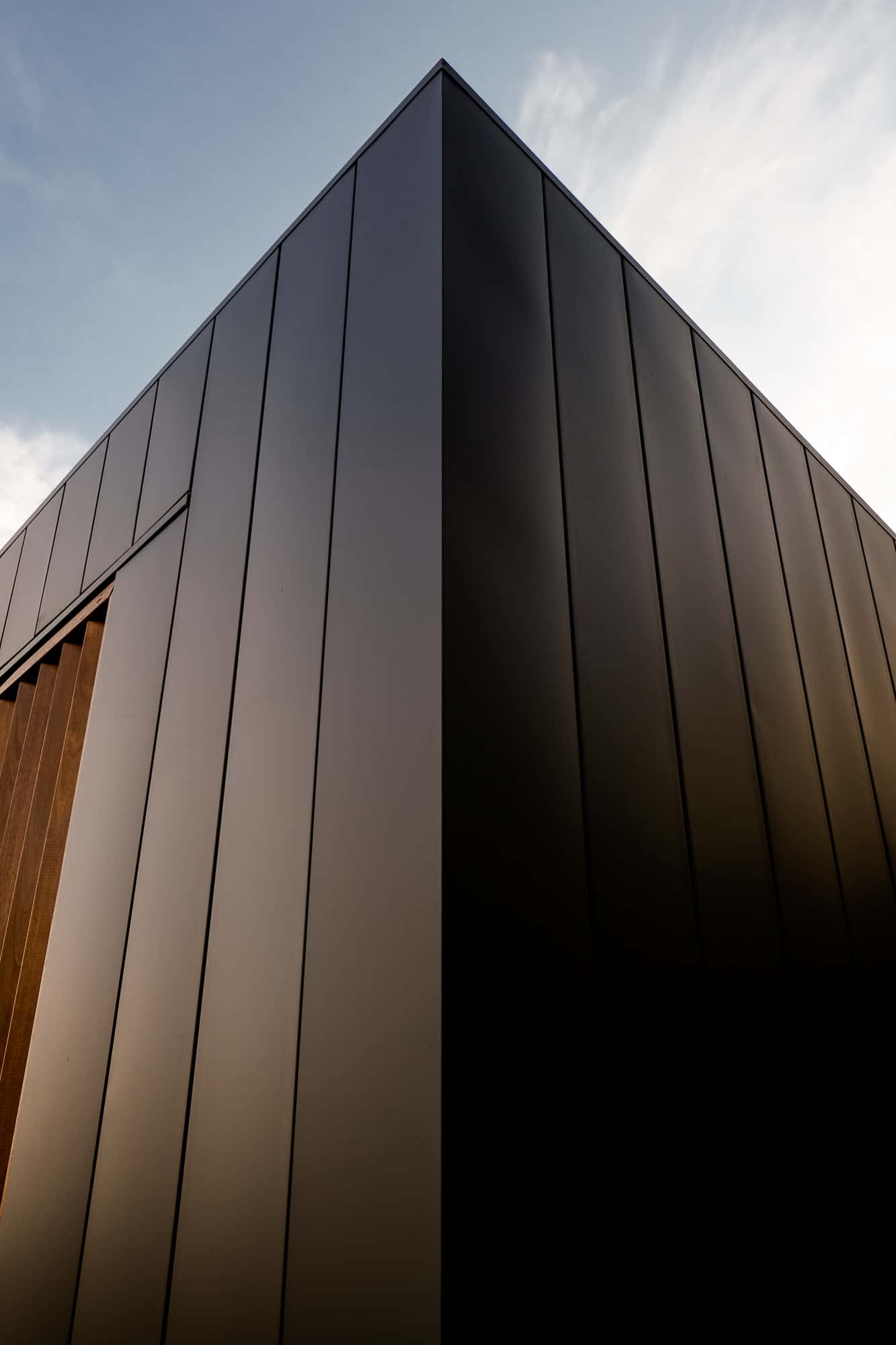 Interlocking Panels Give Seaforth Property a Sleek Modern Look
